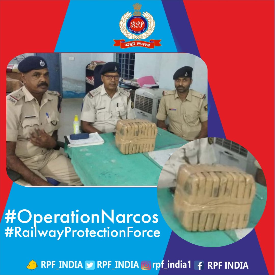 RPF_INDIA's tweet photo. In a major drug haul, #RPF Sagauli seized 10 kg Charas/Hash worth Rs. 2.5 crores from Sagauli Railway Station.
#OperationNarcos
#DrugFreeNation
@RailMinIndia @rpfecr @rpfecrspj https://t.co/zmRMGL6yhb