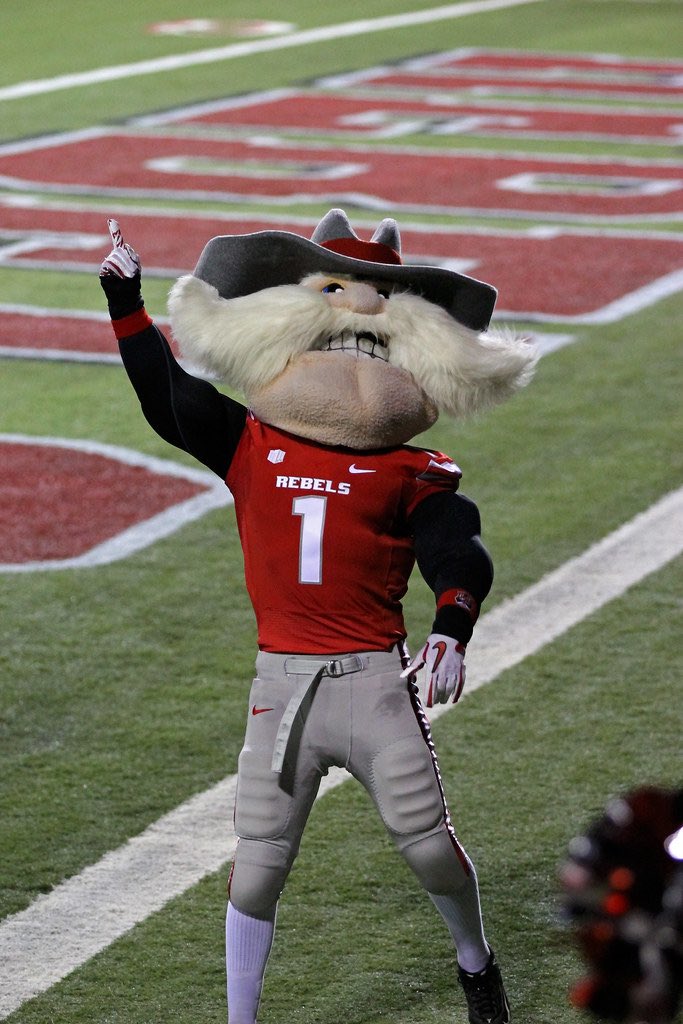 Jd20012112John's tweet photo. @UNLVRebelGrl @winzers @Masked_Rebel #FREEHEYREB https://t.co/yexs6E620s