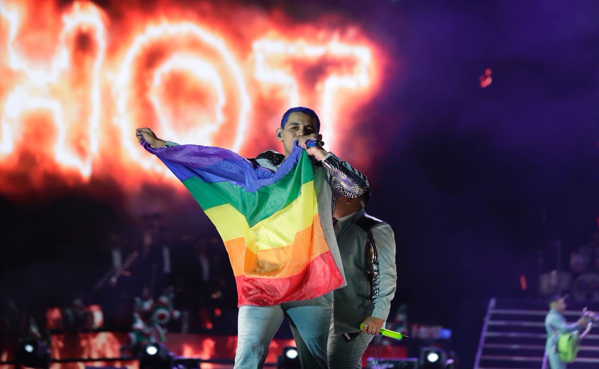 Grupo Firme también le cantó a la diversidad
eluniversal.com.mx/espectaculos/g…