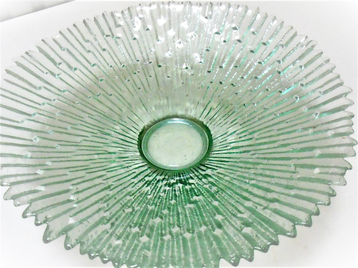 Beautiful Vintage French Textured Glass Green Bowl, Mid Century Pressed Glass, Bark Glass etsy.me/3Sx4LzJ #green #mothersday #glass #greenpressedglass #greenglassbowl #barkglassbowl #texturedglassbowl #glas