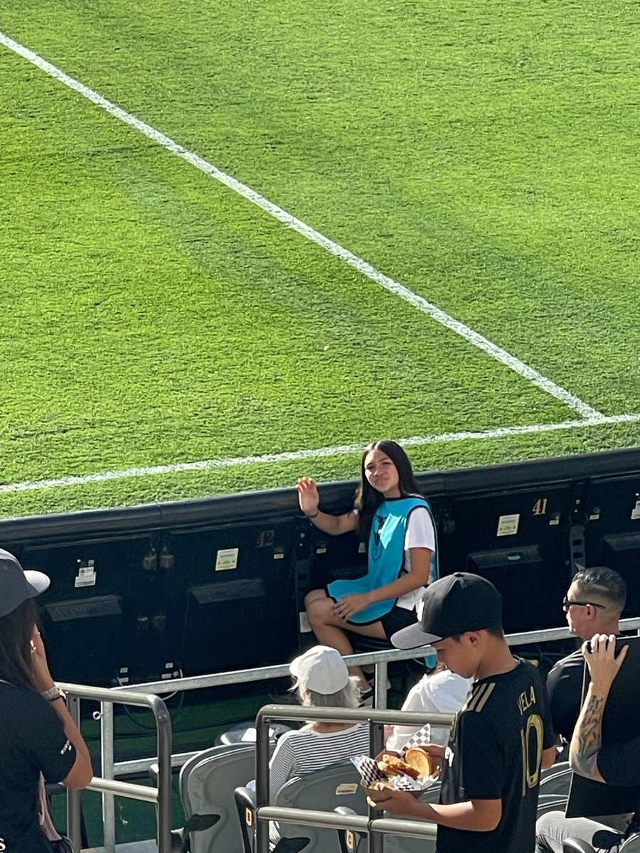 OLCoachCam's tweet photo. Thank you @weareangelcity for having #FCLB⚽️ 14U be your ball girls for tonight’s match! My daughter had a blast! #AngelCityFC https://t.co/JQ5xNlgEOR