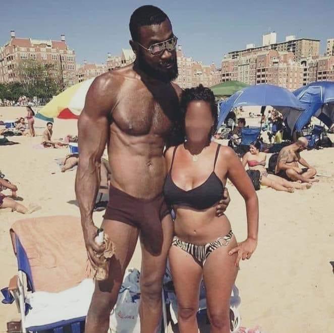 MuchoGains's tweet image. My side chick and I at the beach 🏖 #fintwit #beachdays #sidechicks