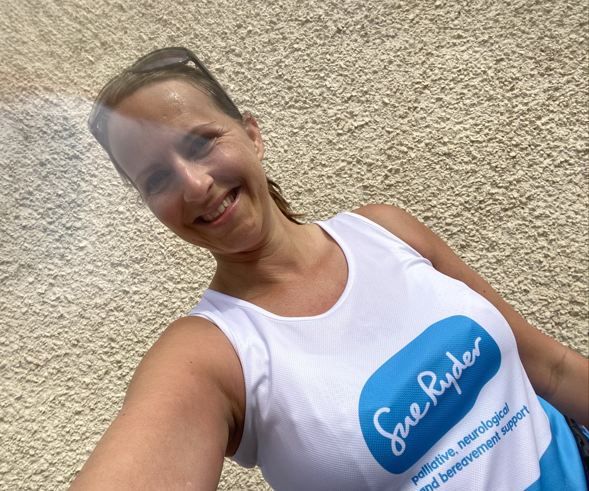 LyndsTaylorPLE's tweet photo. @LondonMarathon is THIS SUNDAY 2nd October!!! 

I'm nearly at my £2,000 target for @SueRyderStJohns  Link to sponsor me is as follows, every little does help!

 https://t.co/o7GlWXssJY

#marathonmonday @Sue_Ryder https://t.co/8xESjxHKfA