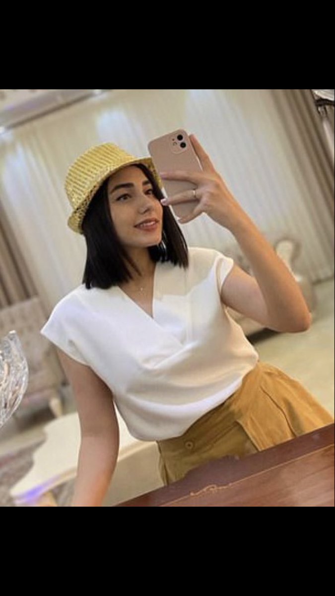 3/. Hanane Kia, aged 23, shot and killed by Iranian security forces during the protests.