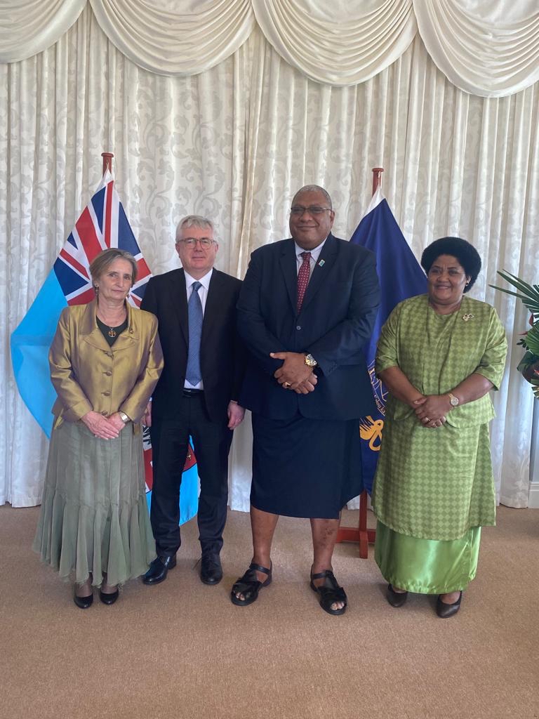 H.E. Tim Mawe presented his credentials as Ambassador of Ireland to the President of the Republic of Fiji, H.E. Ratu Wiliame M. Katonivere. Sincere appreciation of welcome & fruitful exchange of views for both small island nations 🇮🇪🇫🇯 @PresidentFiji @AmbIrlAustralia @dfatirl