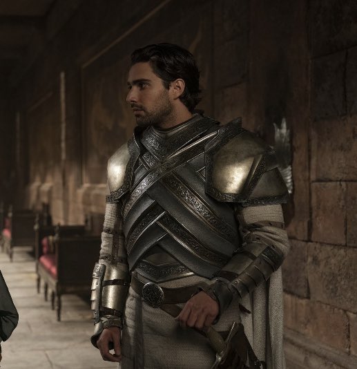 LeMajorKbk's tweet photo. Regarder moi cette petite merde, ce petit residue d’excrément de cheval. Sa métaphore avec l’araignée pour parler de Rhaenyra psk il a encore le seum 10 ans après qu’elle n’ait pas voulu vivre comme une nomade juste pour satisfaire son ego #HouseOfTheDragon https://t.co/v6fKSSzwpM