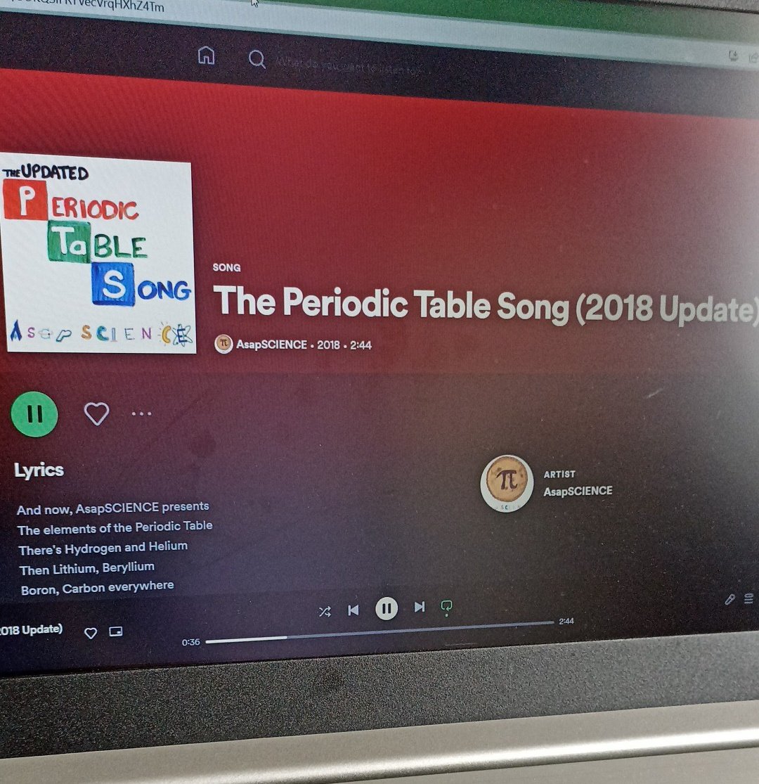 evystudies's tweet photo. streaming the periodic table song 🥰 https://t.co/buEw5H1Hx1