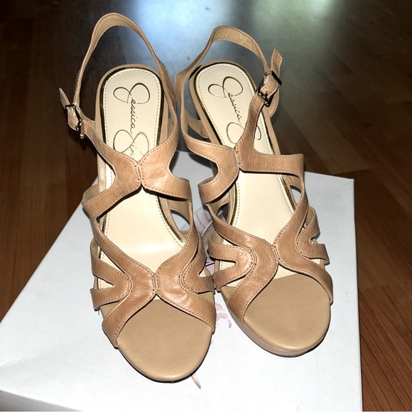 radames40003789's tweet photo. So good I had to share! Check out all the items I'm loving on @Poshmarkapp #poshmark #fashion #style #shopmycloset #calvinklein #jessicasimpson: https://t.co/4wamYaCoSE https://t.co/6KAk0wBrCk
