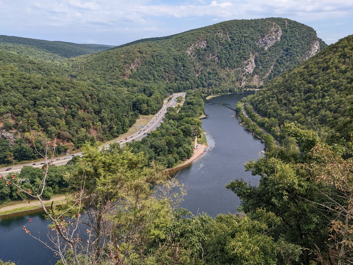 linkrahul's tweet image. Mount Minsi via Appalachian trail @AppMtnClub #appalachian #hikingadventures #njhiking #outdoorfun