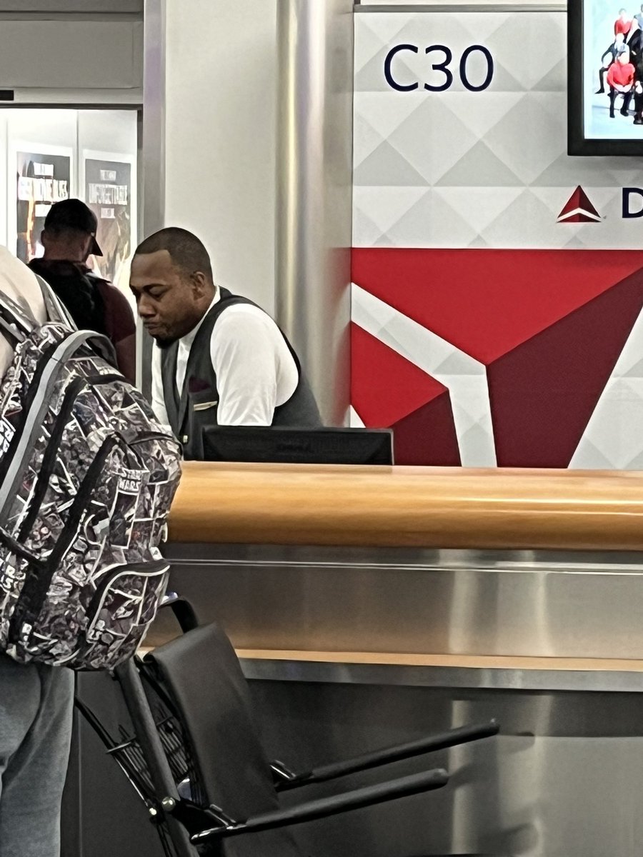 Shout out to Reggie at <a href="/Delta/">Delta</a> gate C30 at <a href="/HartsfieldATL/">Hartsfield-Jackson</a>! My plane was delayed several times and he kept everyone calm and even added in a few jokes to lighten the situation.