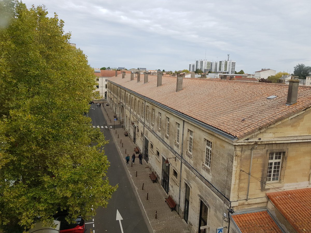 #NiortAgglo #Niort Le renouveau du quartier de la Colline Saint-André passe aussi par le développement de l'enseignement supérieur au centre Du Guesclin. Grâce à l'investissement de <a href="/NiortAgglo/">Niort Agglo</a>, 470 étudiants <a href="/NiortUco/">UCO Niort</a> <a href="/ExceliaGroup/">Excelia</a> sont accueillis sur le site pour la rentrée.