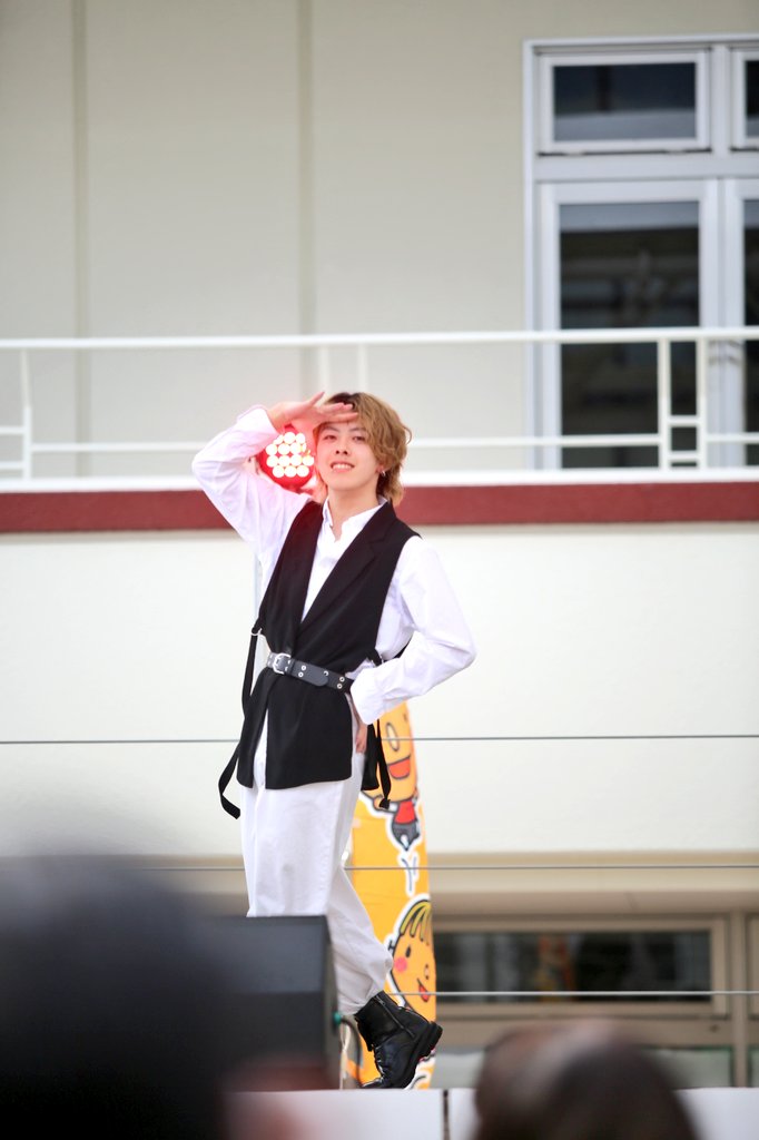 kazusato7111's tweet photo. NSTまつり
SHOW! Student Live
Viola①
#SHOW #StudentLive #Viola #万代シテイ https://t.co/Lpms3ZLvWj