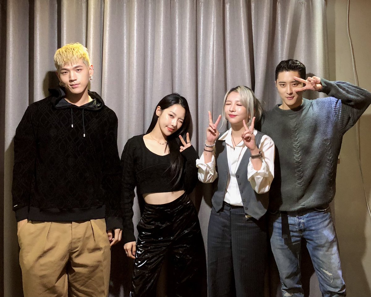 [#KARD]
220926 디어마이뮤즈 영상통화 이벤트 📷

#KARD #카드 #Re_
#Ring_The_Alarm