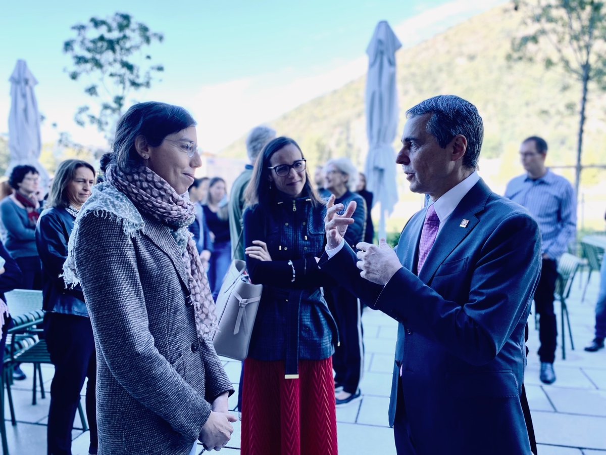 BellinzonaIrb's tweet photo. Honored to have welcomed the President of the Swiss Confederation @ignaziocassis to the Bellinzona Research Institutes (Bios+). 
#biosplus #irb #ior #lrteoc #sciencethathelps 
@EDA_DFAE @IOR_Bellinzona @USI_university @EnteOspedaliero https://t.co/Z9Q7dtA9rX
