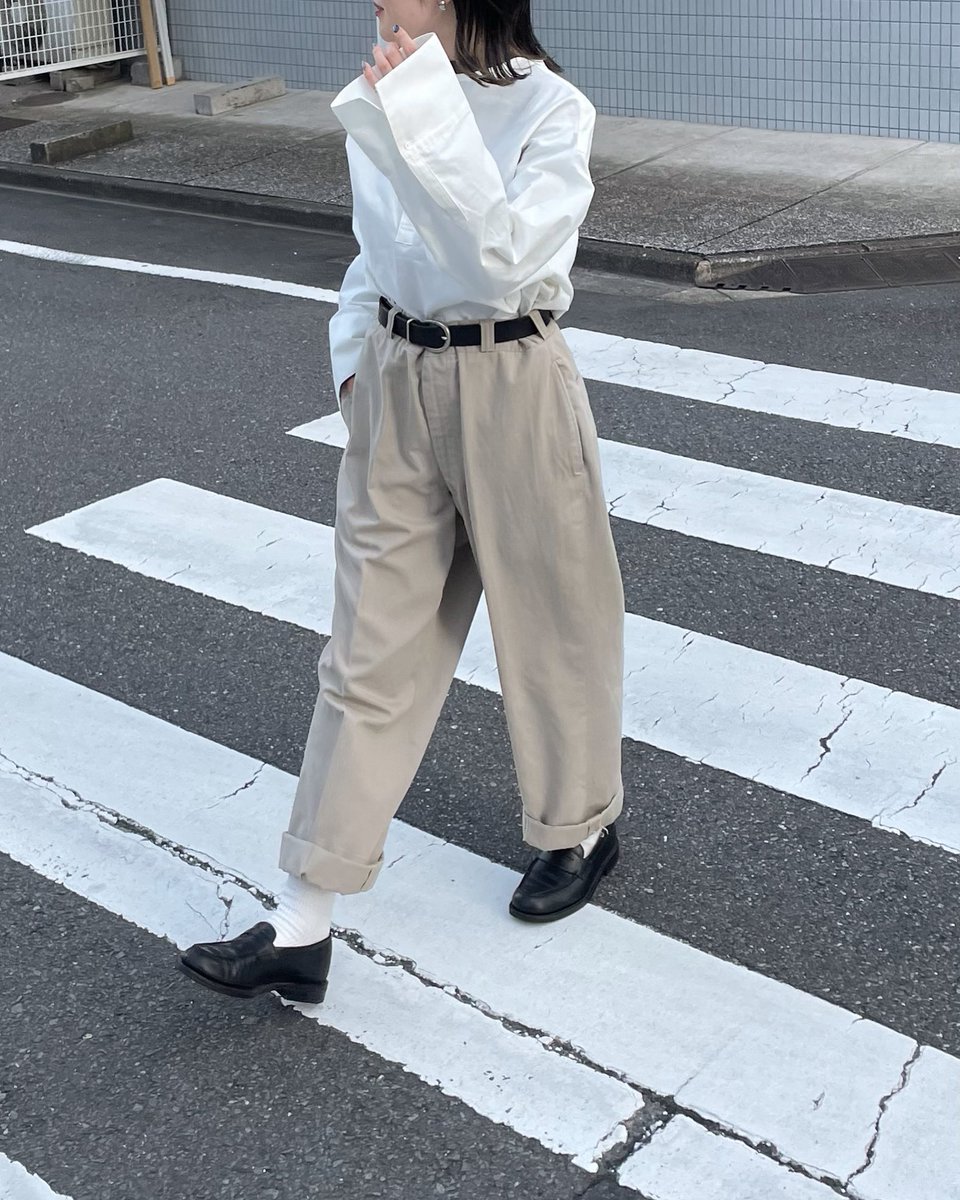 herit__official's tweet photo. 22AW.
Russian Army Henley neck Pullover Shirt

1970〜80年代にロシア軍で寝る際に使用されていたとされるスリーピングシャツ。
その中でもクルー���ヘンリーネックデザインの冬用のものをモチーフに。
袖を広く長し、ユニセックスで着用できます。

9/28(水) 12:00〜より。

#herit 
#エリタ https://t.co/DXylie70r6