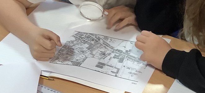 BealValePrimary's tweet photo. Year 6 have been investigating the impact of the Industrial Revolution on our local area. They learnt about mills, reservoirs, population, roads etc. They had a look at High Crompton maps from 1844, 1893 and 1909. They tried to locate our school and their homes. #BVYear6 https://t.co/wWfE7fdJtd