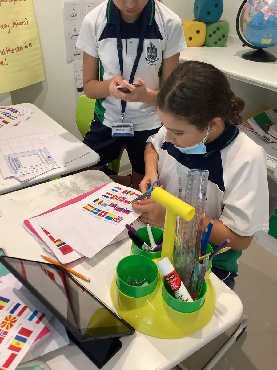 ReptonADMFL's tweet photo. Year 5 - On célèbre ‘La Journée Européenne des Langues’! #mfltwitterati #europeandayoflanguages #french ⁦⁦@ReptonAbuDhabi⁩ ⁦@ReptonADYr5⁩ ⁦@ASmithRAD⁩ ⁦@CHallRAD⁩ https://t.co/24VbQdg9rT