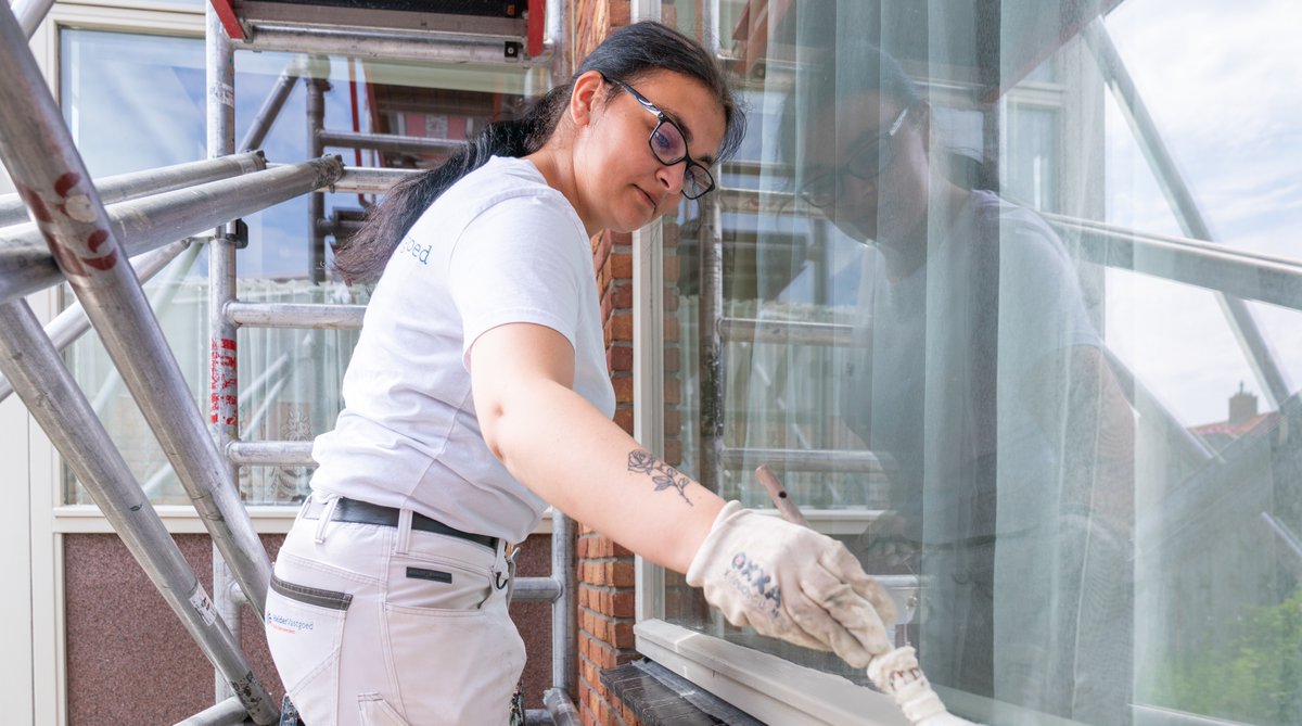 Desiree is schilder bij Helder Vastgoed Schilderwerken. “Het leuke van mijn werk als schilder vind ik vooral dat ik veel contact heb met mensen en ook lekker buiten aan het werk ben.”
👉 Meer weten over dit beroep? Lees Desiree haar hele interview! opkop.nl/artikelen/desi…