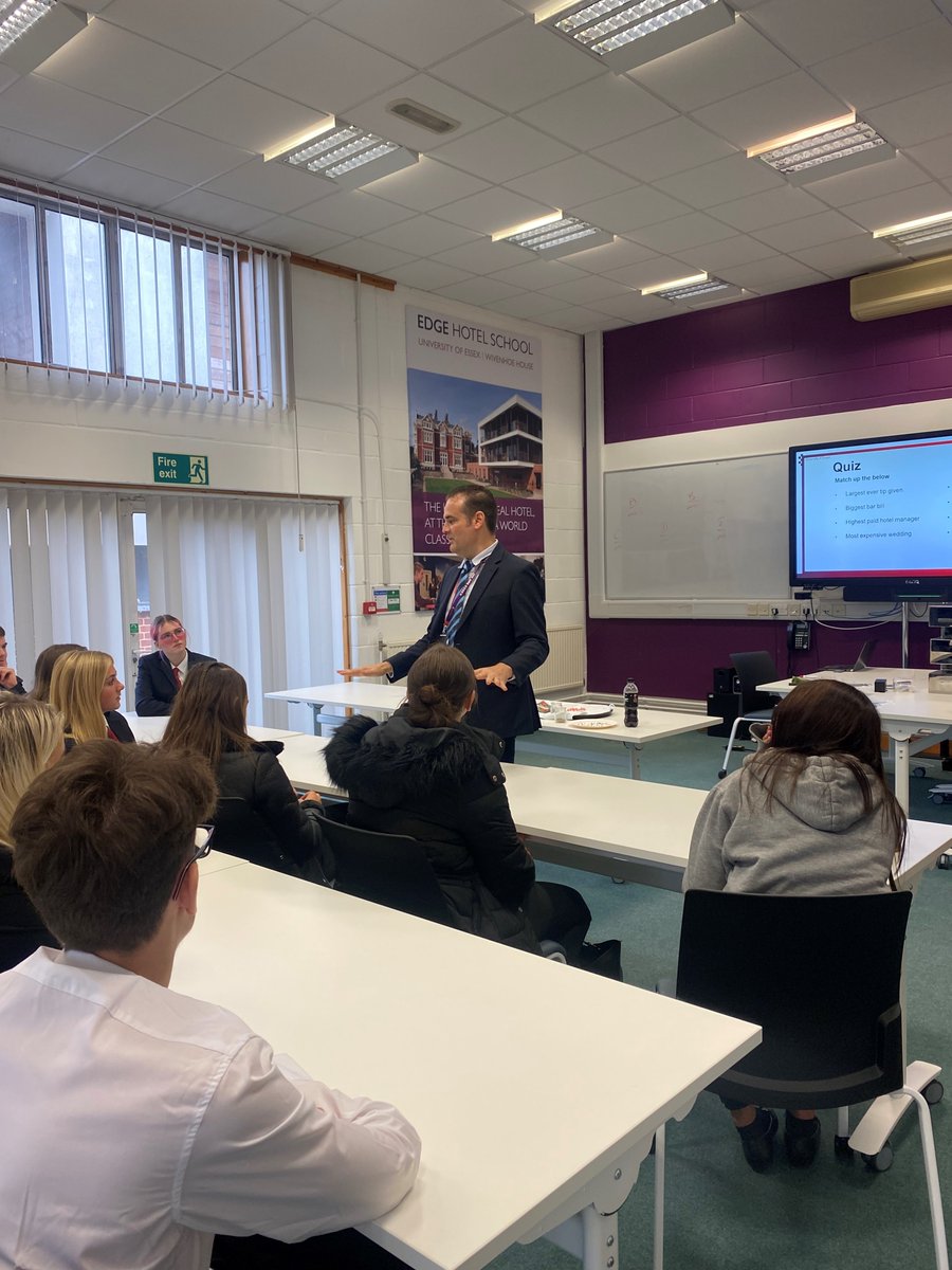 Last week we welcomed a lovely group of Hospitality students from @ColchesterInst to Edge Hotel School for a taste of what being an EHS student is all about. Thanks for coming all and we hope to see you back here in the next few years as EHS students! 🤞