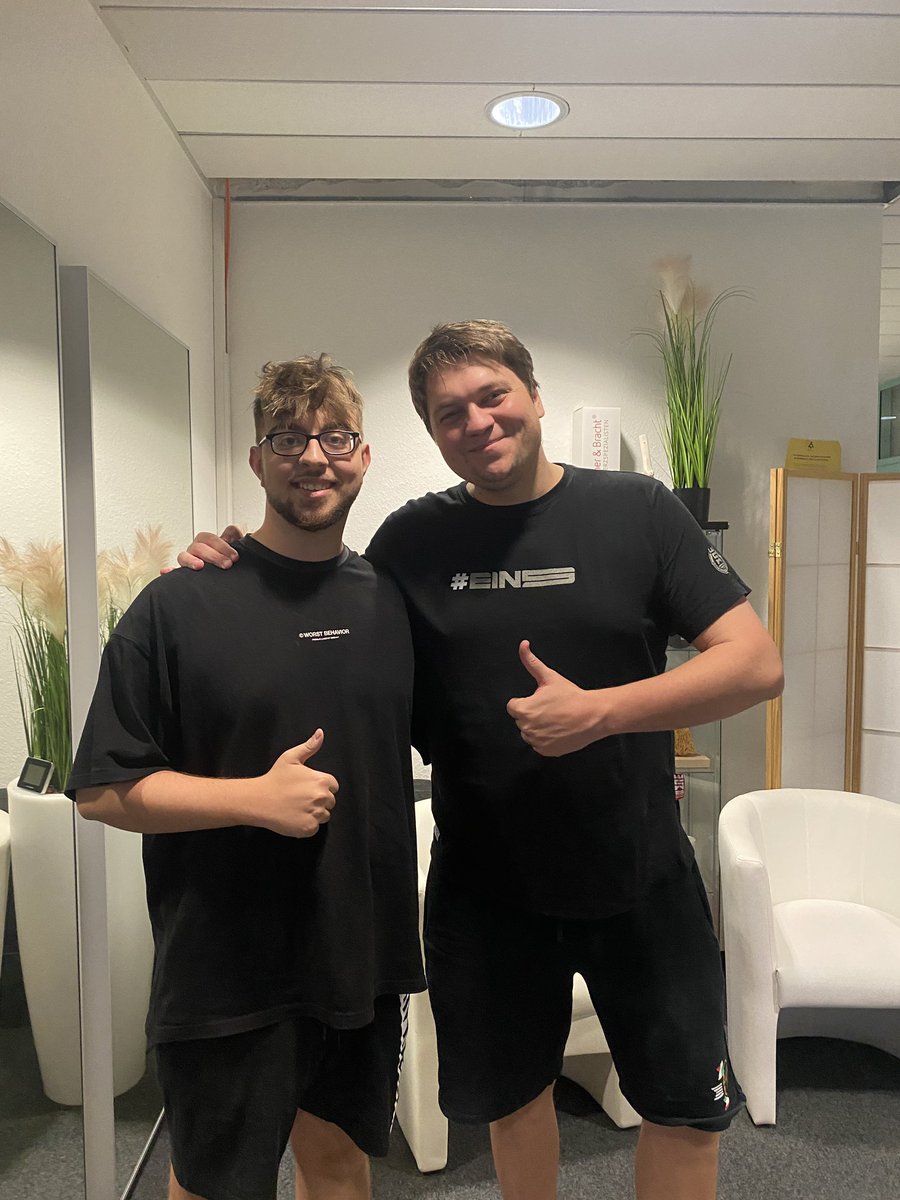 Ich hatte die Ehre <a href="/itskarni/">Karni</a> und <a href="/noway4u_sir/">NoWay</a> im 1337 Camp zu treffen. Vielen Dank für dieses Erlebnis. Euch und den anderen Jungs viel Erfolg am Dienstag 🔥 Bring it home!