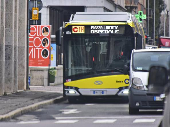 As part of the EfficienCE project, the <a href="/ComunediBergamo/">Comune di Bergamo</a> has developed the #energy #efficiency plan for #publictransport infrastructures, in collaboration with ATB company and <a href="/redmint_eu/">redmint</a>. 

👉Read more about the action plan here: interreg-central.eu/Content.Node/M…
Photo: Mun. of Bergamo