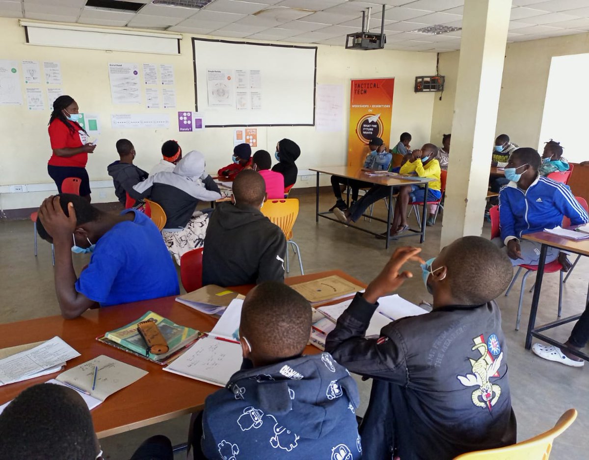 MaryKin49115259's tweet photo. @whatthefuture__ 
@Info_Actvism
@flesymz 
KCLN &amp; knlsKibera on 22nd Sept. raising awareness about the impact of technology to youths. The exhibition &amp; workshop was based on what the future wants about digital tech. Session was attended by youths aged 14 to 18 years. https://t.co/3BBIc09P14