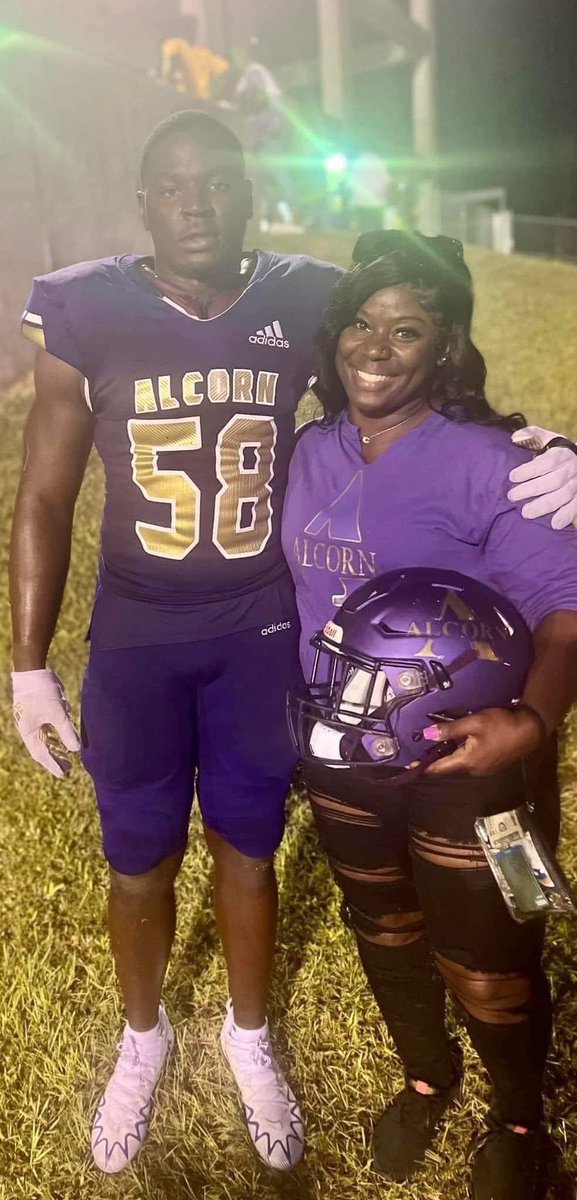 sportsguymarv's tweet photo. Praying extremely hard for Number 58, Tyler Smith. His mother and sister both died in a tragic accident after leaving the game at Alcorn Saturday night. 💜💛🕊️🤲🏾 https://t.co/smZVabstIi