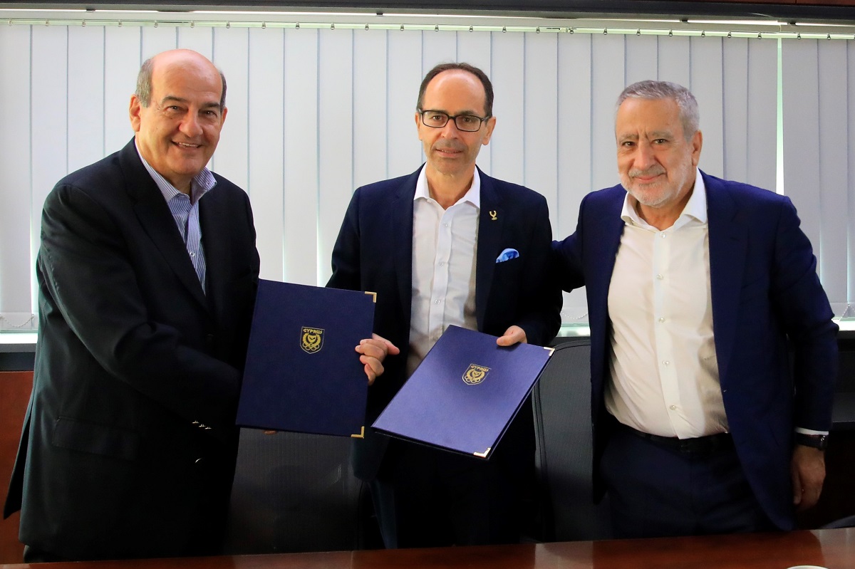 LogicomDisti's tweet photo. Logicom is officially a Gold Partner of the #CyprusOlympicCommittee. 

We're very excited to support our Athletes’ journey to the #Paris2024 #OlympicGames and to witness their dreams come true by competing on a world stage!  

Read more here: https://t.co/6XQP5qh6NG https://t.co/anKl8eKhmE