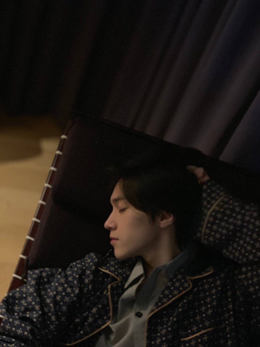 nctzenbase's tweet photo. KACAU KACAU HENDERY TIDUR AJA GANTENG NYA KEBANGETAN 😭 🫶 https://t.co/cxBLEN0pIN