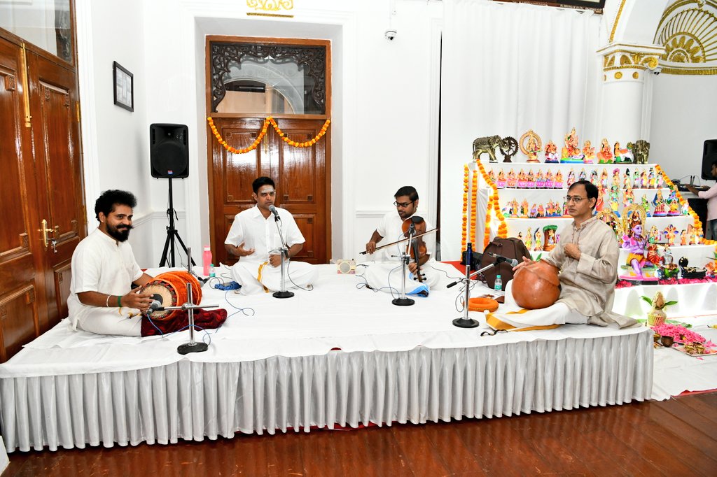 lokbhavan_tn's tweet photo. On the pious occasion of start of #Navaratri, Governor Ravi and Tmt. Laxmi Ravi inaugurated Navaratri Golu Exhibition. Raj Bhavan family witnessed beautiful musical performance by Thiru. S.Venkatanagarajan and group. https://t.co/bZM1QNCfeR