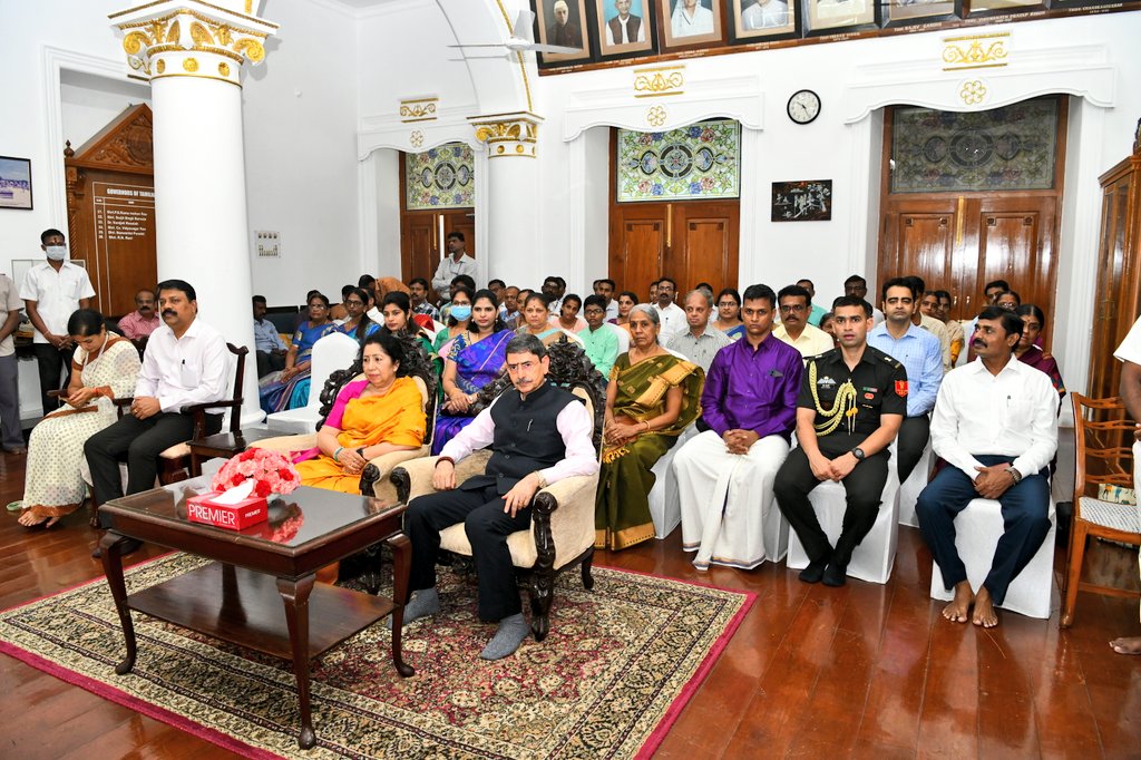 lokbhavan_tn's tweet photo. On the pious occasion of start of #Navaratri, Governor Ravi and Tmt. Laxmi Ravi inaugurated Navaratri Golu Exhibition. Raj Bhavan family witnessed beautiful musical performance by Thiru. S.Venkatanagarajan and group. https://t.co/bZM1QNCfeR