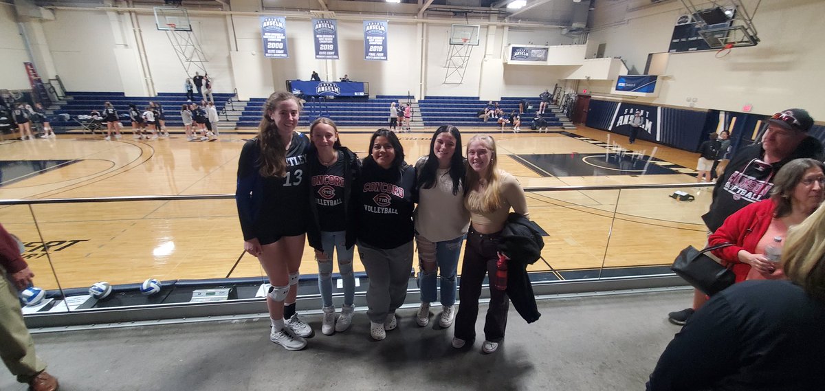 Elizabeth Blinn catching up with her Concord supporters after her match at St. A’s. Way to go Elizabeth!!