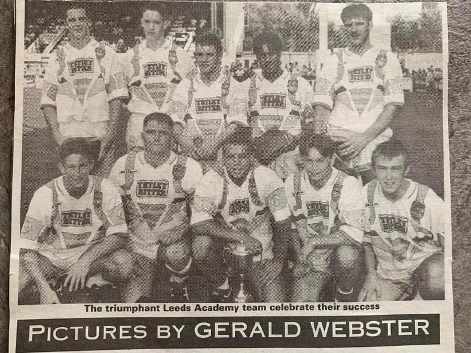 GavBrown07's tweet photo. Cheers to my old pal Terry Newton 🍻
A top lad missed by all x
#RIPTez https://t.co/tgj4yVMSo8