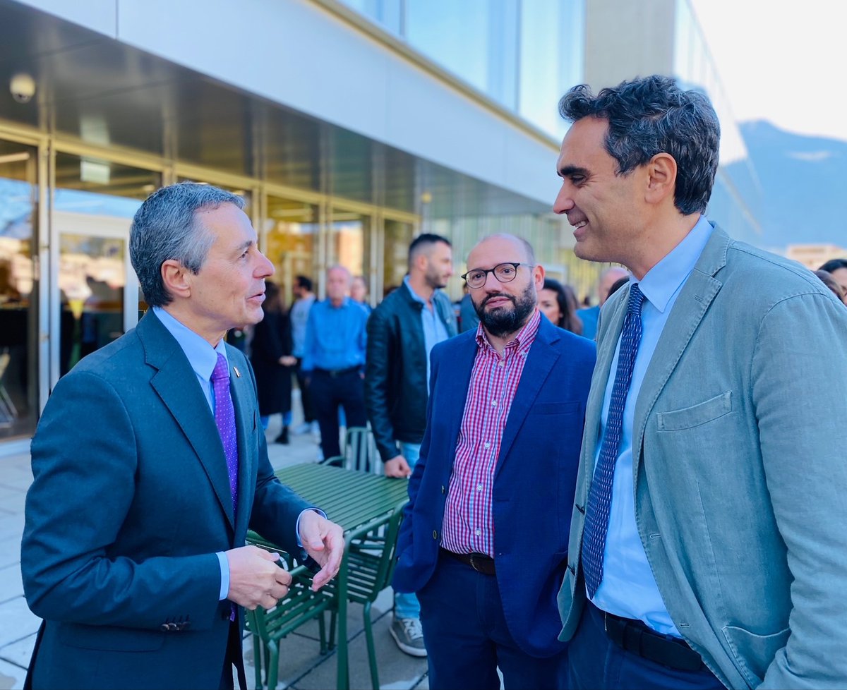 BellinzonaIrb's tweet photo. Honored to have welcomed the President of the Swiss Confederation @ignaziocassis to the Bellinzona Research Institutes (Bios+). 
#biosplus #irb #ior #lrteoc #sciencethathelps 
@EDA_DFAE @IOR_Bellinzona @USI_university @EnteOspedaliero https://t.co/Z9Q7dtA9rX