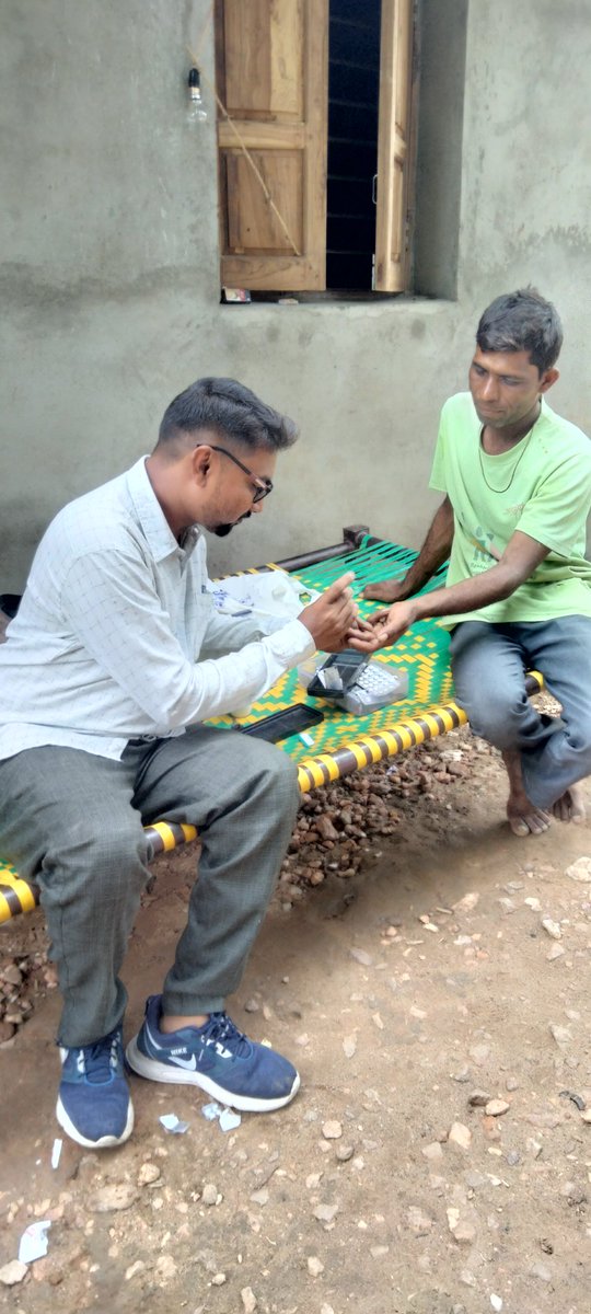 ChetanR42651690's tweet photo. #TechnicalCadreMphwFhw 
#टेक्निकलकेडराआरोग्यकर्मचारी
@PMOIndia @CMOGuj @abpasmitatv @Zee24Kalak @ArvindKejriwal @jitu_vaghani @aajtak 
સાહેબ આ એજ આરોગ્ય કર્મચારી છે જે પોતાના પરિવારની ચિંતા છોડી બીજા ના પરિવારની કોરોનામાં સેવા કરી હવે તો એમનો હક આપો પગાર વિસંગતા દૂર કરો https://t.co/4FqOrOnF9p