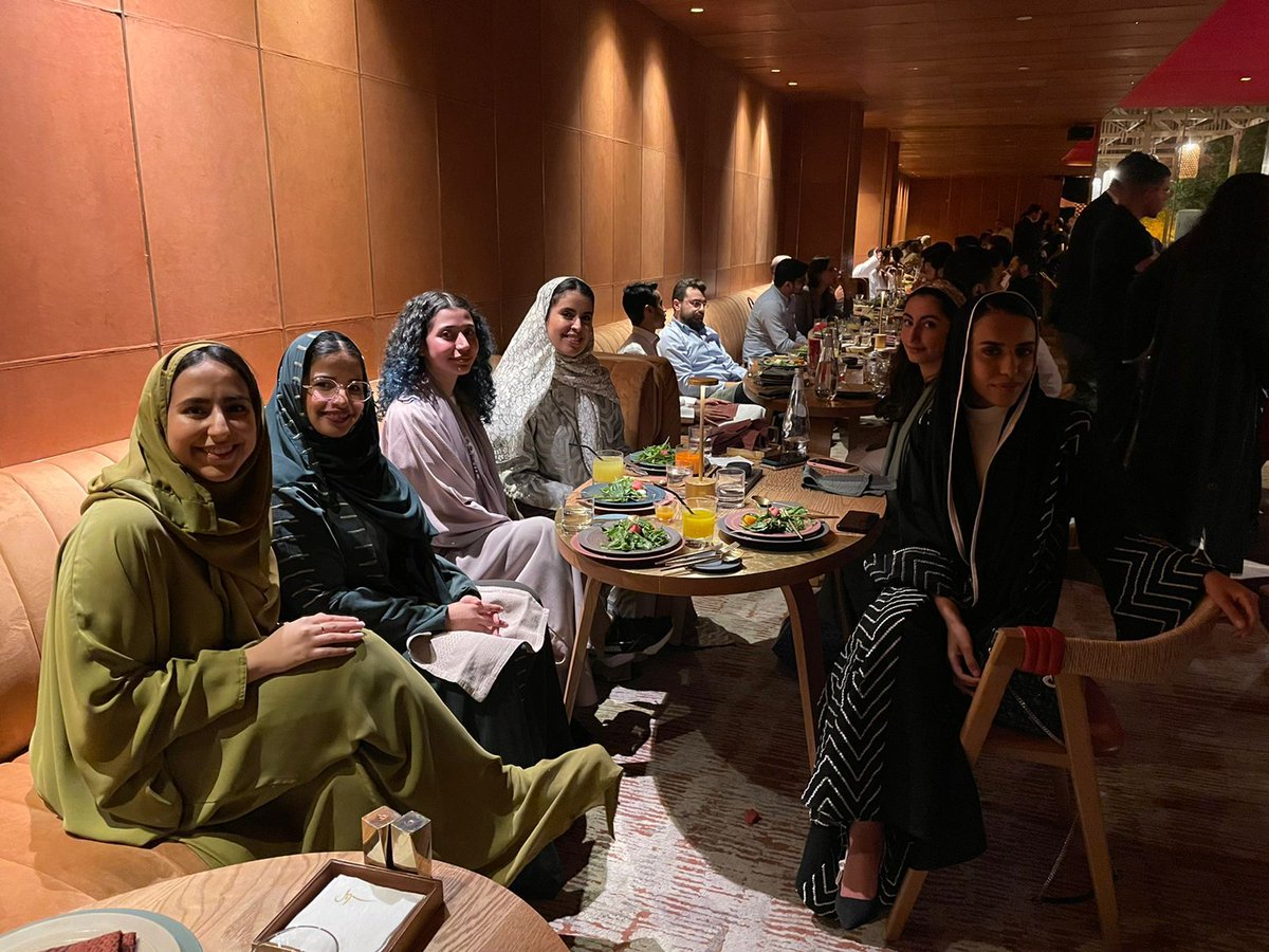 strategyandME's tweet photo. Happy National Day to all of our colleagues and clients celebrating in Saudi Arabia! Our local team in Riyadh kicked off the celebration earlier this week, by coming together for a delicious, traditional Saudi dinner! #LifeatStrategyAnd
#ูู_ููุง_ุฏุงุฑ
#ุงูููู
_ุงููุทูู_ุงูุณุนูุฏู_92 https://t.co/Mnm1NPKy2S