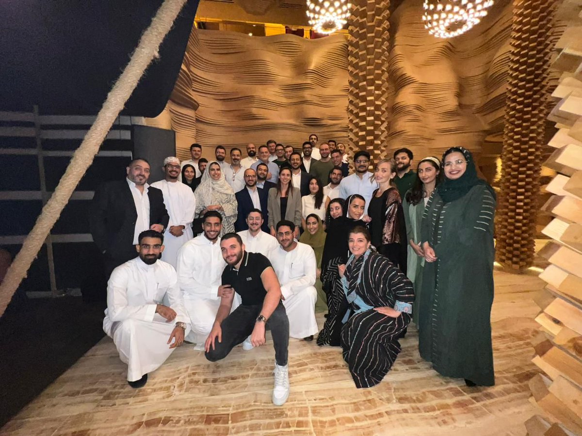 strategyandME's tweet photo. Happy National Day to all of our colleagues and clients celebrating in Saudi Arabia! Our local team in Riyadh kicked off the celebration earlier this week, by coming together for a delicious, traditional Saudi dinner! #LifeatStrategyAnd
#ูู_ููุง_ุฏุงุฑ
#ุงูููู
_ุงููุทูู_ุงูุณุนูุฏู_92 https://t.co/Mnm1NPKy2S