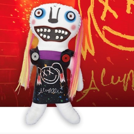 WWEAuctions's tweet photo. Head over to @WWEAuctions for your chance to bid on this @AlexaBliss_WWE SIGNED Lilly Doll. 100% of the net proceeds received by WWE from the sale of this doll will be donated directly from WWE to The V Foundation for Cancer Research, benefiting Connor's Cure. #WWE #WWEAuction https://t.co/rdIQE1OcNc