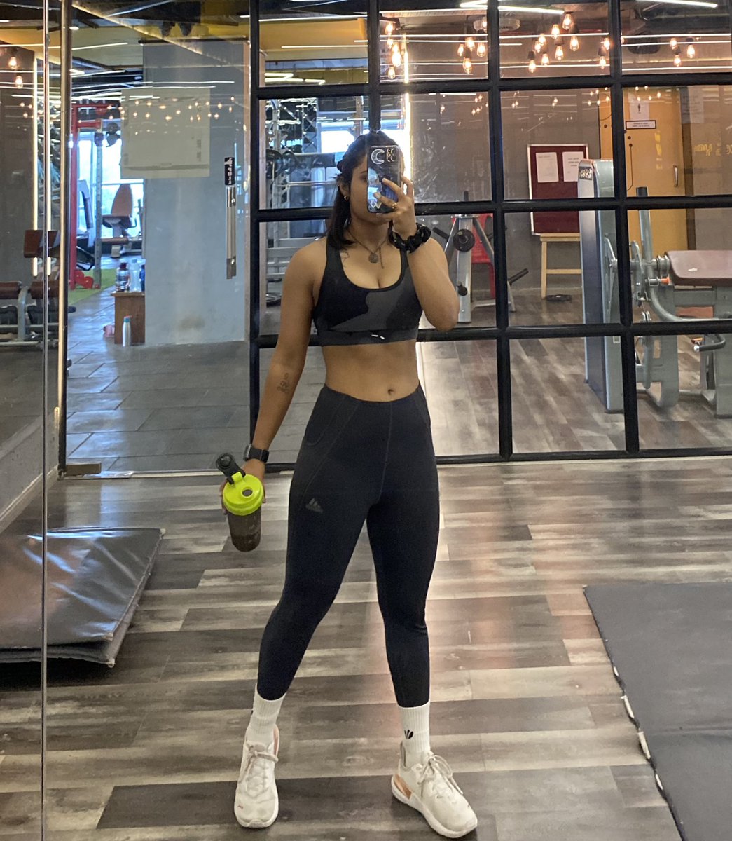 san ya? on Twitter "Leg days"