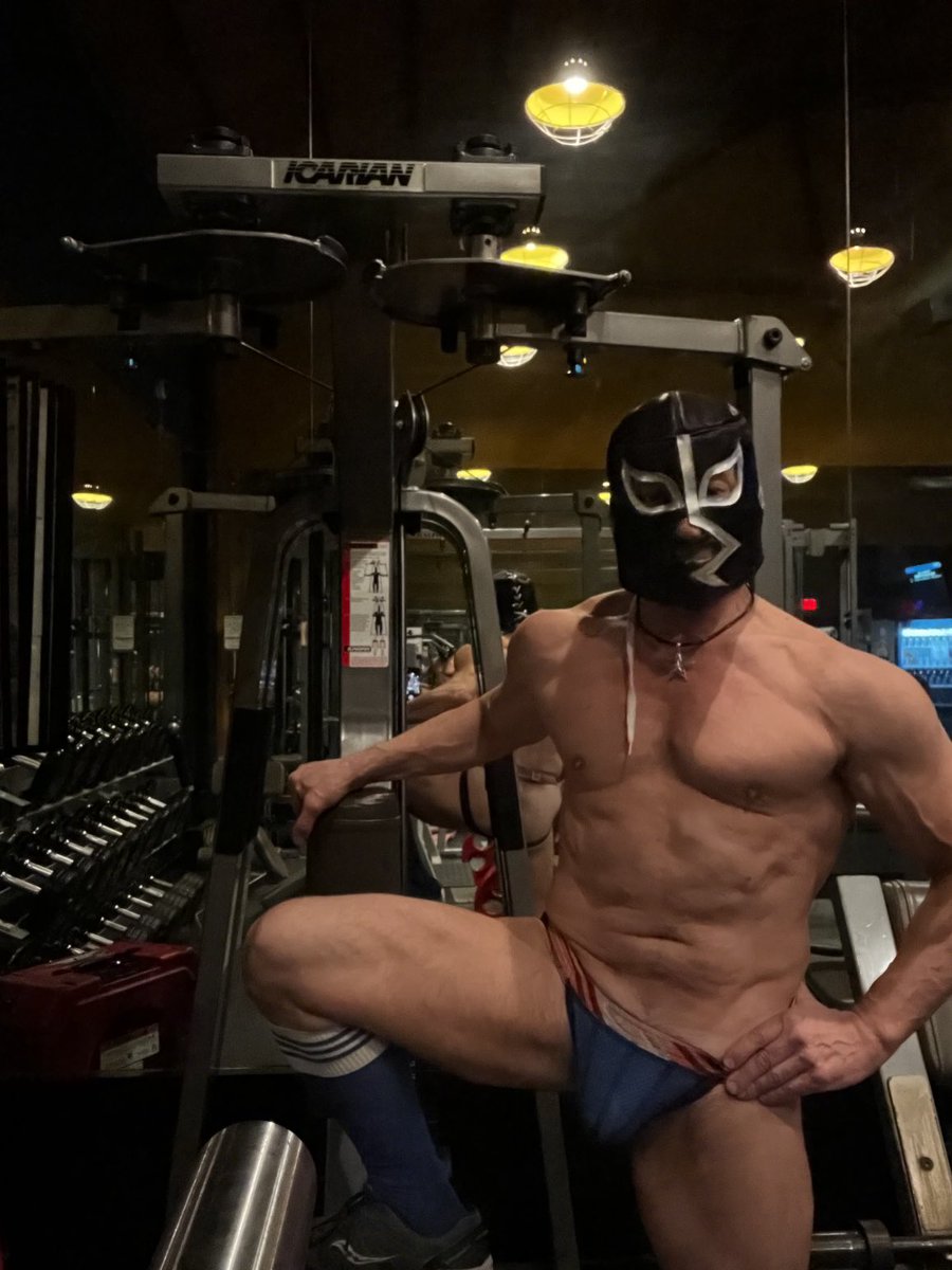 MysterioXXPigPS's tweet photo. Monday morning work out starts at midnight with Coach Frank for lazy ass wrestlers! #HardAssWorkout #ToughLove #SexyJockstraps #wrestlingmask #WeightTraining #hardexercise #muscletraining #Discipline #HarshDiscipline #DominantDaddy #hardass #toughcoach https://t.co/8qic1b6wAM