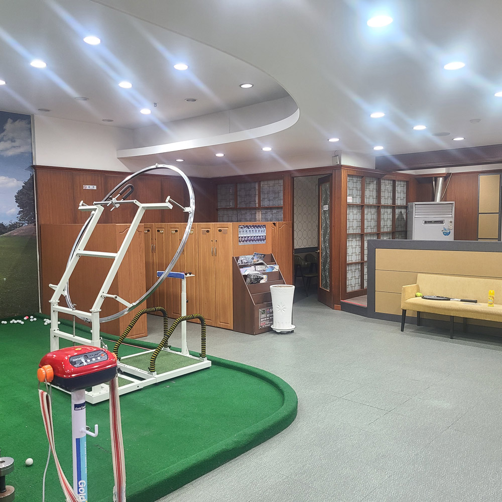 Proswing_Inc's tweet image. 드림골프클럽 &amp;amp; 스크린골프에 골프레슨기구 프로스윙머신 설치(충남 천안시 서북구 두정로 142)
proswing.kr
제품문의: 1899-6637
#프로스윙기 #레슨용골프스윙교정기 #골프스윙연습장비 #골프자세연습기구 #골프스윙궤도연습기 #드라이버연습스윙기 #아이언연습스윙기 #드라이버자세교정