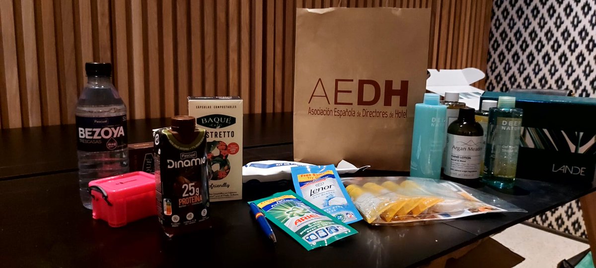 MVEGAS3's tweet photo. Esta mañana la @Comunidad_AEDH está en #Palma con su jornada #experienciasAEDH. Estamos preparados para que acudan los #directoresHotel, mañana de #formación #innovación #emociones #tendencias https://t.co/0YVpEd3Dmq