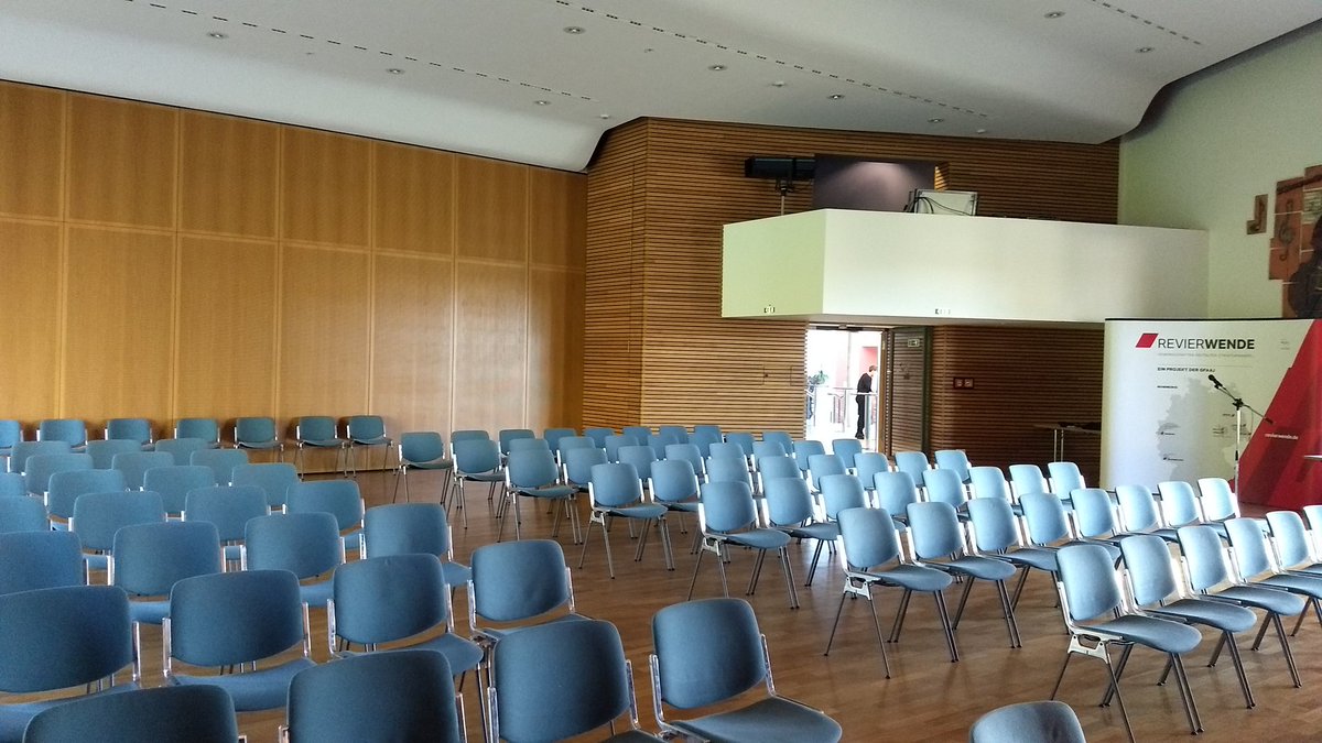 REVIERWENDEKONFERENZ kann starten! 26.09.2022 in HOHENMÖLSEN - <a href="/revierwende/">Revierwende</a> Team Halle vor Ort im Bürgerhaus. VON DER KOHLE – ZUR ENERGIEREGION... #Strukturwandel #MitteldeutschesRevier @DGBSAN <a href="/igbce/">IGBCE</a> @STimWandel #Kohleausstieg #Energiekrise