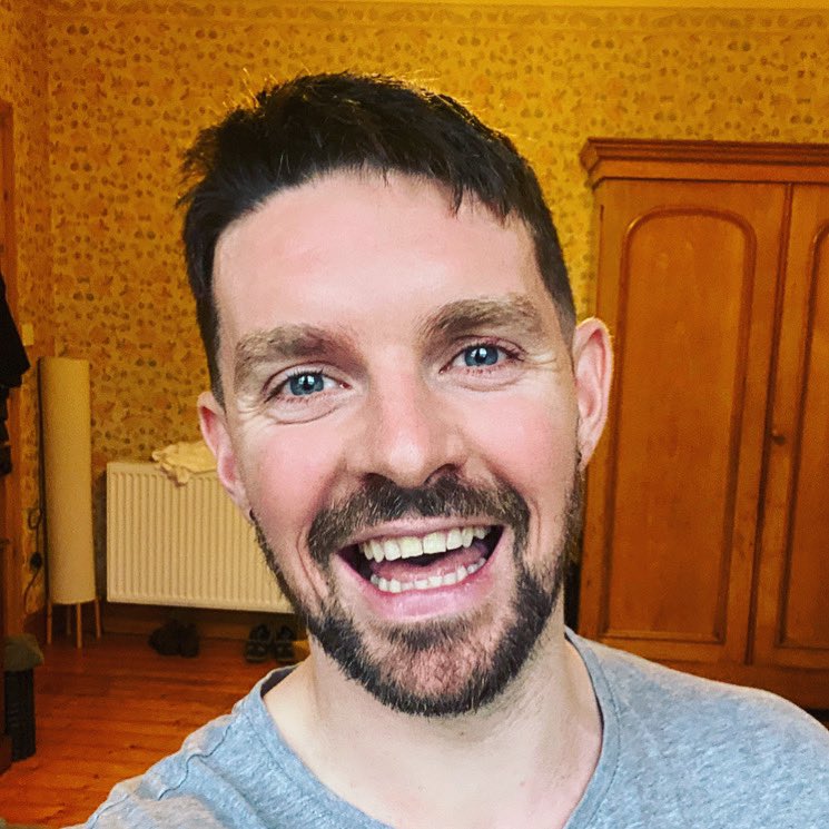 JohnRossDance's tweet photo. Today marks my 35th birthday 

Into the mid 30’s, crows feet, greys starting to appear, frown lines, being told Ooft your getting on. 
But overall, feeling happy, like smiley happy. Becoming the person I want to be and feeling grateful for it all. #happybirthday https://t.co/jFjLKbHvjZ