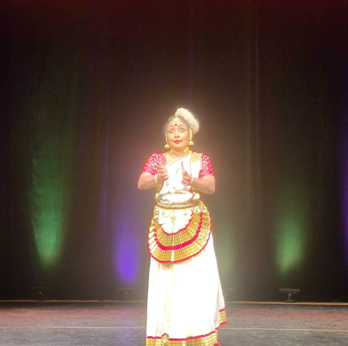 IndiainSwiss's tweet photo. #indiainthealps in Berne!

Celebrating AKAM Iconic Week &amp; 75th anniversary of India-Swiss diplomatic relations!

Mohiniyattam &amp; Kalaripayattu performance by ICCR sponsored cultural troupe led by Ms. Radhika Menon, organized by Embassy of India, Berne in assn. with Teamwork Arts. https://t.co/MaSjRdMlC2