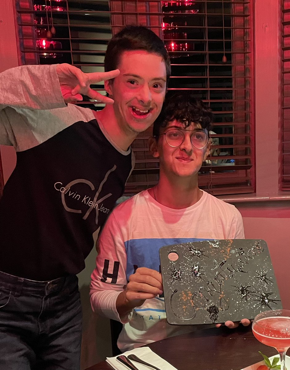 Big shout out and thanks to the hostess (sorry we didn’t your name) <a href="/MillerandCarter/">Miller & Carter</a> Grantham for making <a href="/CJS__523/">CJ x</a> last pre-Cambridge dinner even more special with their own congratulations! Rory trying to steal the show as ever 🤣