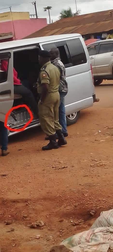BashirKawuma's tweet photo. @WHOAFRO @WHO Since the regime is money hungry just after embezzlement of Covid 19 relief funds, they've staged another stunt to fetch money from @WHO since the #EUParliament stopped all funders of the oil pipeline due to gross human rights violations in 🇺🇬 Don't be trapped!
#StopFundingM7🙌🏽😭 https://t.co/2Sujt1sFFI