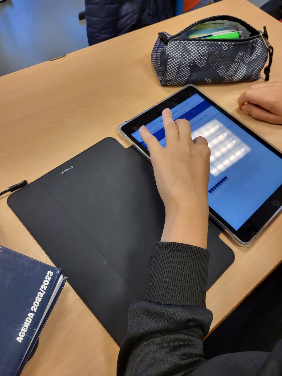 delestienne76's tweet photo. Prise en mains des #Tablettes76 pour les élèves de @ulislecampigny !
Test @AdaptivM
@DraneNormandie @dsden76 @ac_normandie https://t.co/HPhKNQ8X53