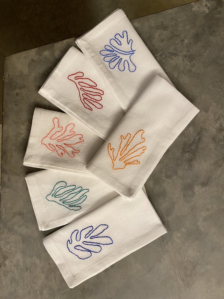 MerrettOpal's tweet photo. Sewed and embroider some napkins as a housewarming gift for a good friend 🪡🧵 https://t.co/LnkmRppPQ7