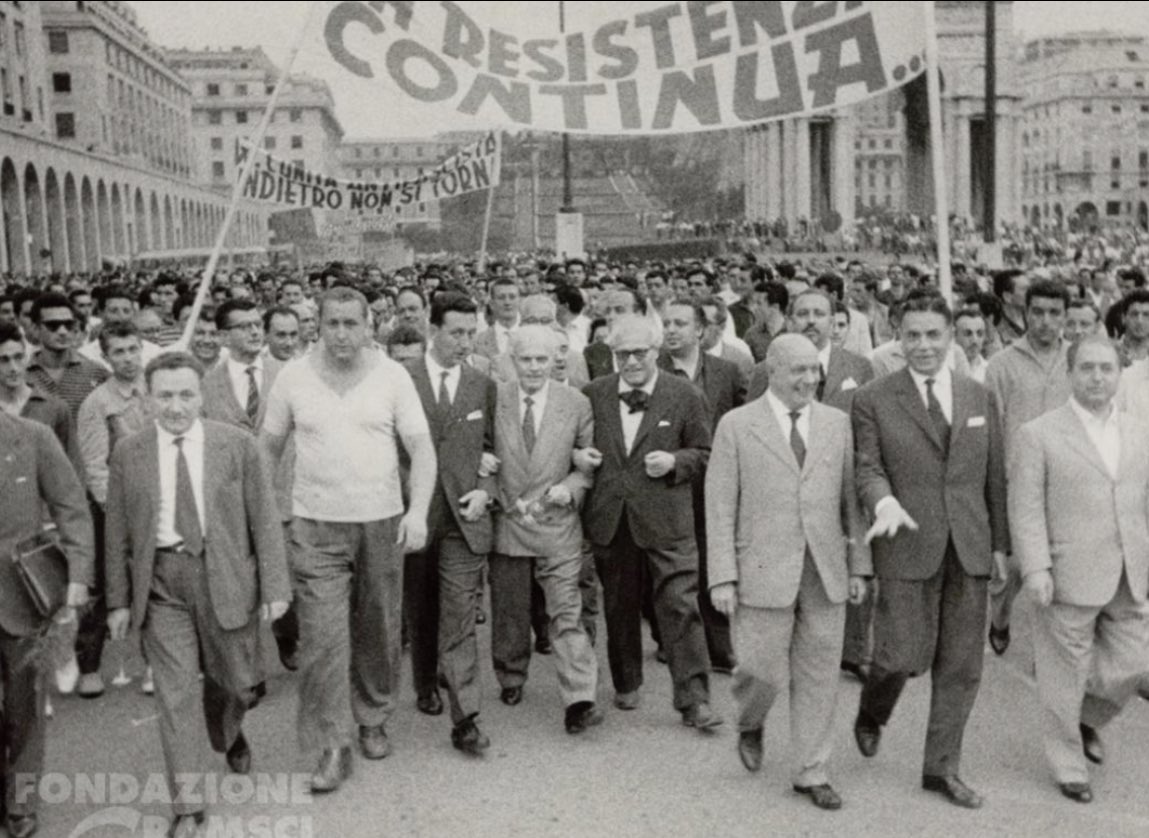 la cosa triste è che migliaia e migliaia di italiani si sono fatti un culo così conquistare diritti e uscire da un regime dittatoriale e oggi i loro figli e nipoti hanno votato per farci tornare in quel periodo 
buon 1922